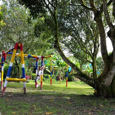 Casa Finca Villa Luz A 800 Mts Del Parque Del Cafe Монтенегро Екстериор снимка